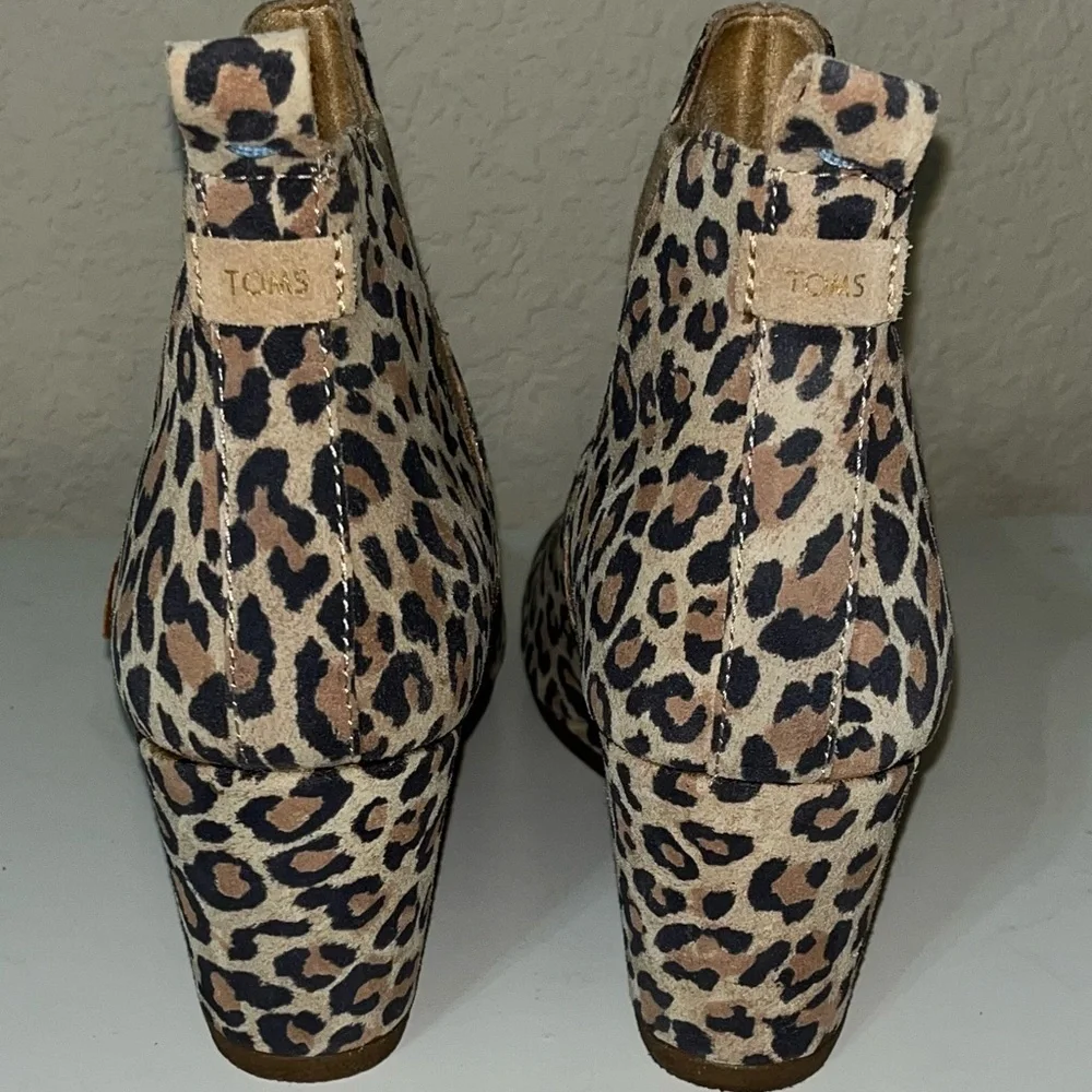 TOMS Women's Kelsey Leopard Round Toe Wedge Fashion Boot